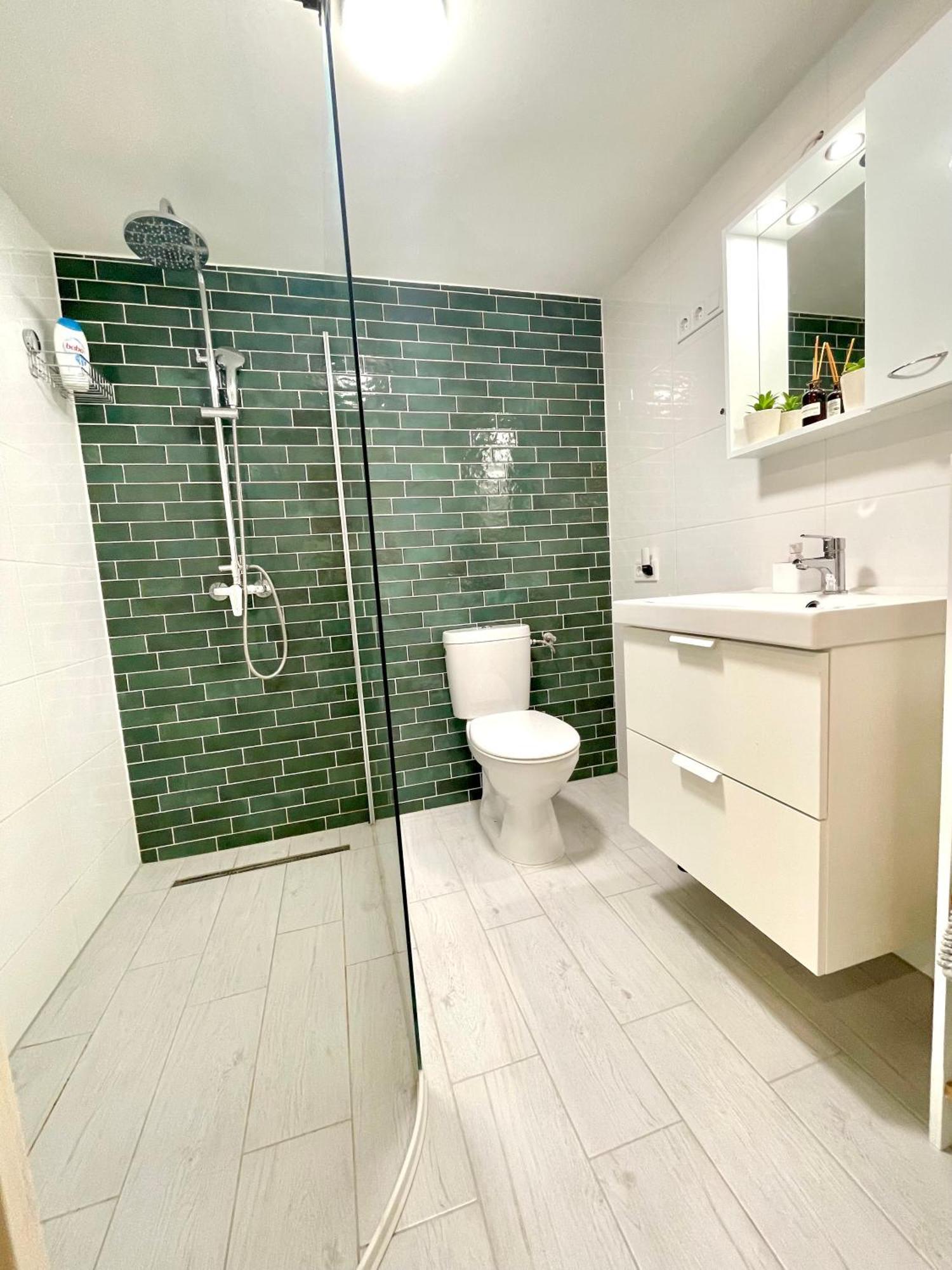 Teresian Apartment Near The Andrassy Street Free Air Conditioner Free Coffee Boedapest Buitenkant foto