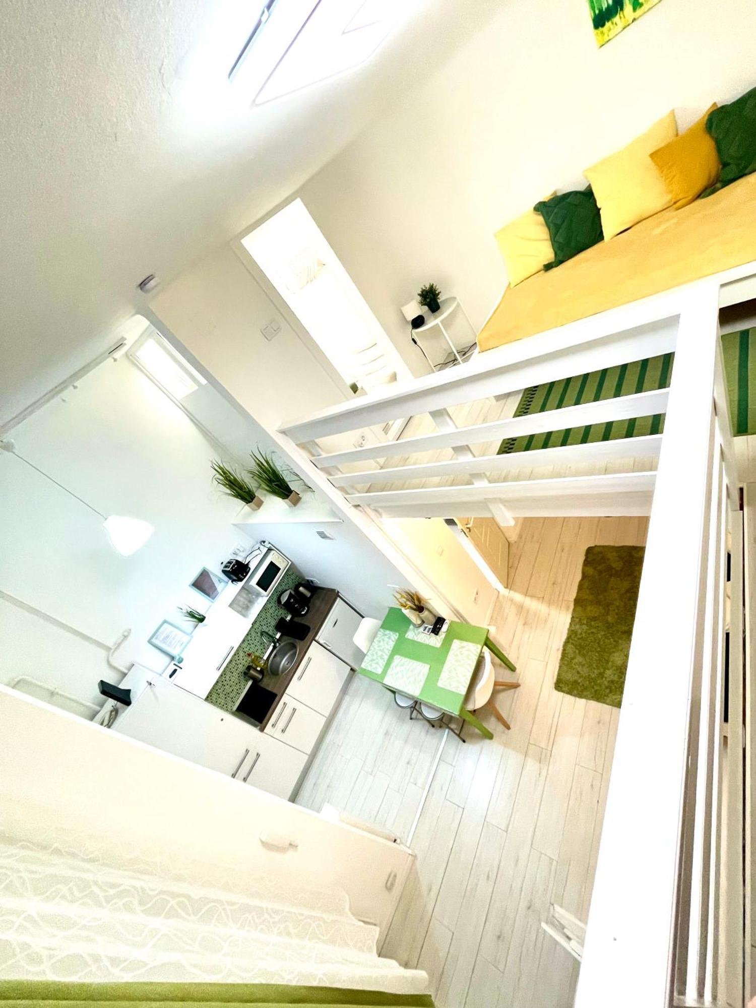 Teresian Apartment Near The Andrassy Street Free Air Conditioner Free Coffee Boedapest Buitenkant foto