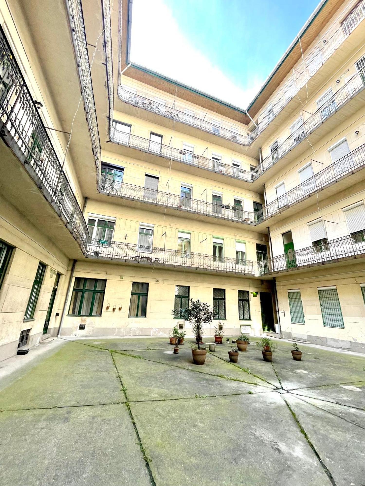 Teresian Apartment Near The Andrassy Street Free Air Conditioner Free Coffee Boedapest Buitenkant foto
